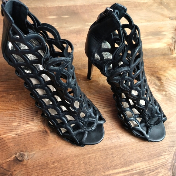 ***SOLD***Vince Camuto Fontanela Women Gladiator High Heels Black Leather Sz 8 - Picture 3 of 10